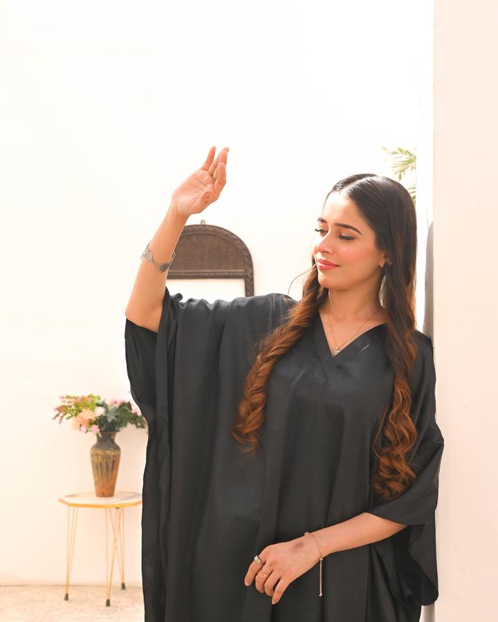 CRYSTAL SOLID KAFTAN