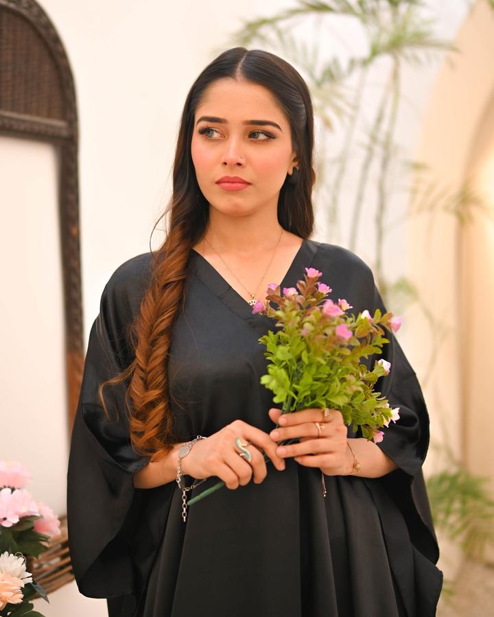 CRYSTAL SOLID KAFTAN